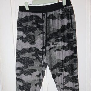 Secret Treasures - Medium - Grey Camo Pajama Pants